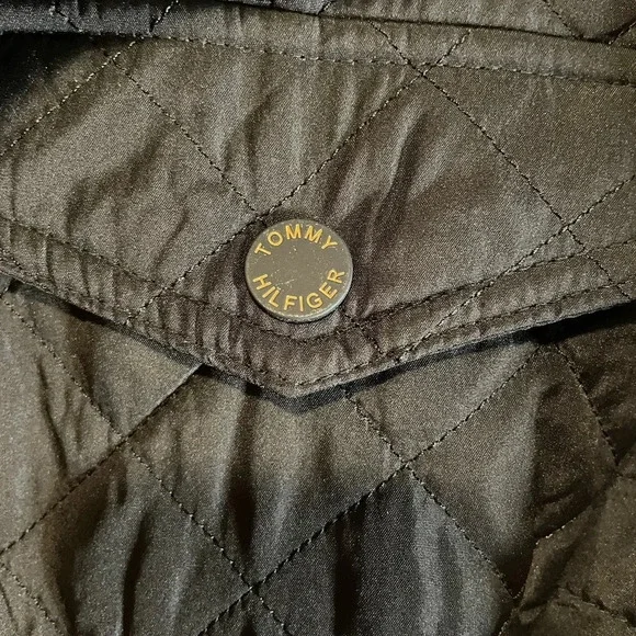 NWT Tommy Hilfiger Women’s Black Quilted Jacket size L - Picture 5 of 10